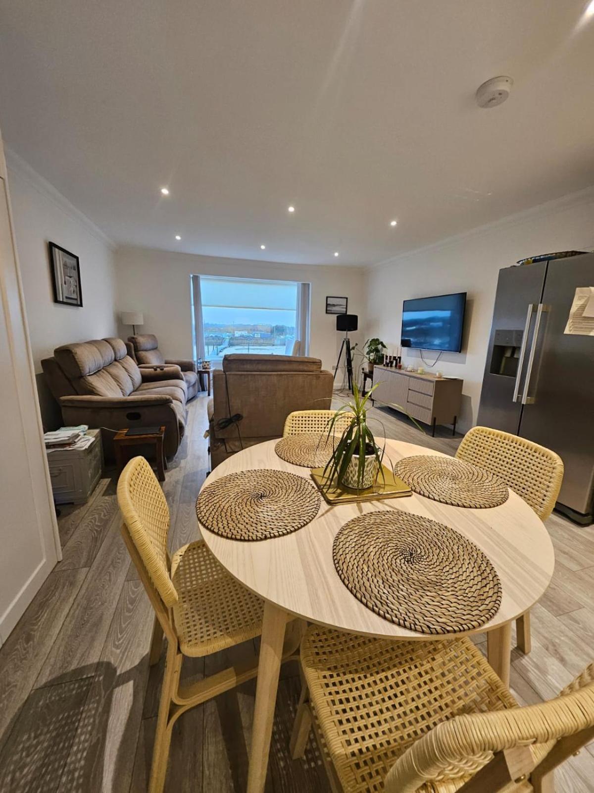 River Breeze Balcony 4 Littlehampton Exterior photo